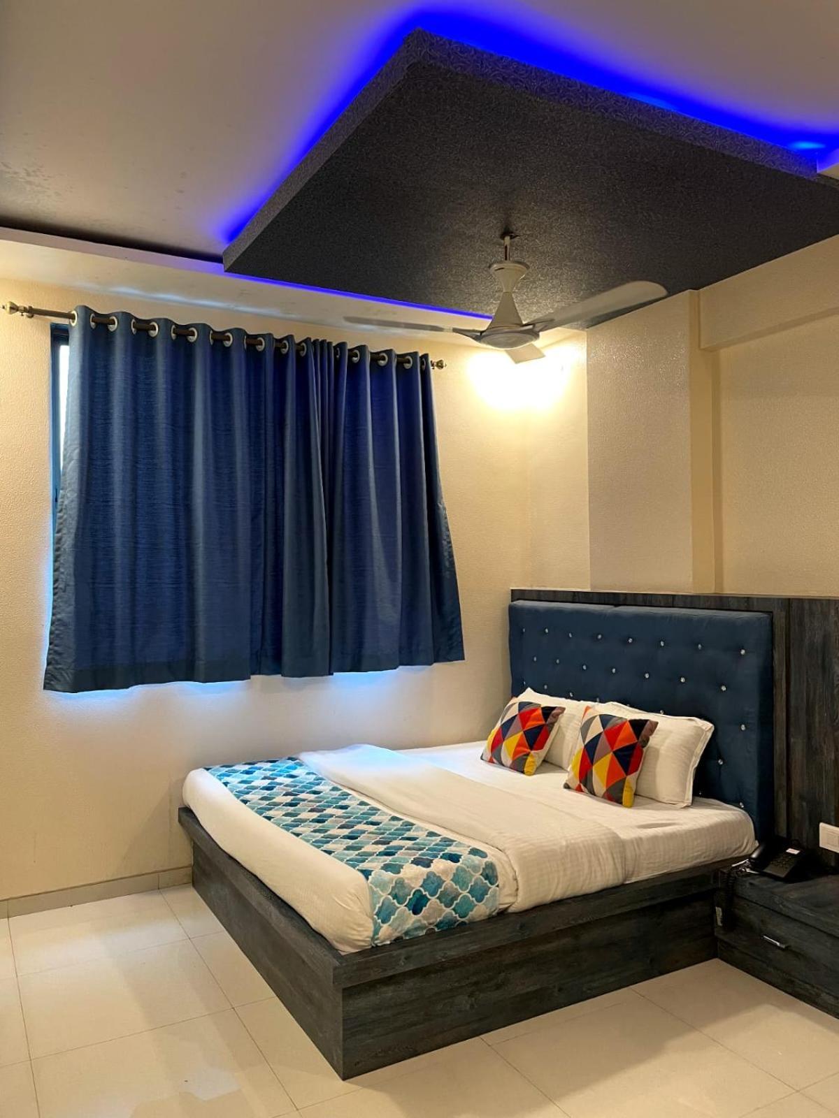 Hotel Mari Aai Residency Navi Mumbai Exterior foto